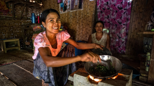 Sein Ma Oo, local entrepeneur who made herself an eco-stove