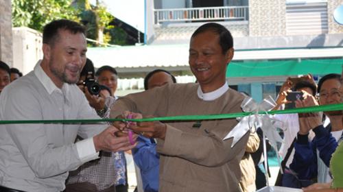 Mike Bratzke (WHH) and DOA Deputy General u Htay Lwin officially open the new WHH office in Pathein