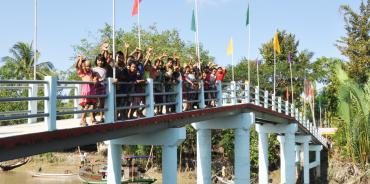 Fear of the storm is left behind, Kun Thee Chaung villagers waving their hands at the ceremony of the bridge launch 