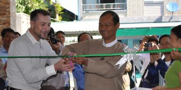 Mike Bratzke (WHH) and DOA Deputy General u Htay Lwin officially open the new WHH office in Pathein